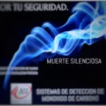 Imagen con humo azul representando la detección de monóxido de carbono y sistemas de ventilación forzada de A2J Mantenimientos Integrales